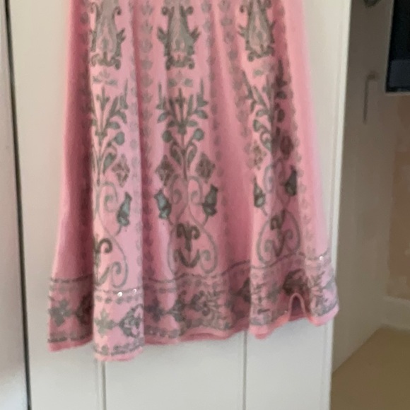 Beautiful pink silk long skirt with gorgeous silver beading - Picture 2 of 4